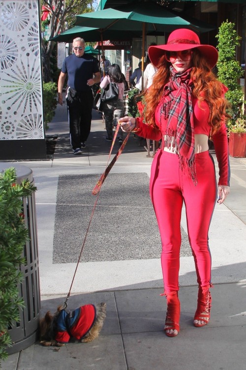 Phoebe-Price-Cameltoe-3.jpg