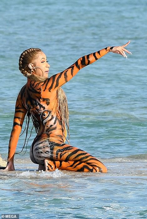 Cardi-B-twerks-on-Miami-beach-in-tiger-costume-12032018-1.jpg