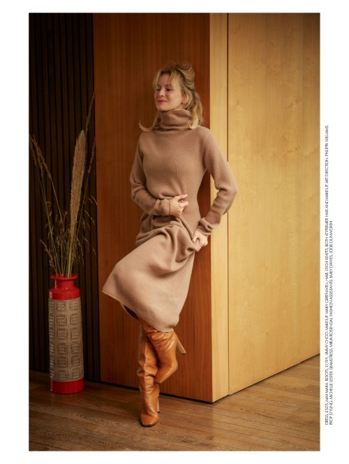 Renee-Zellweger---Chloe-Mallett-for-Red-Magazine-October-2019-x3-3.jpg
