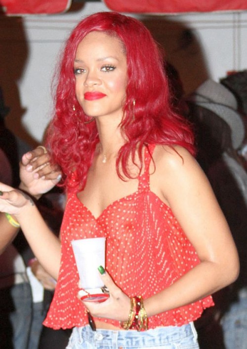 Rihanna-see-through-nipples-1.jpg