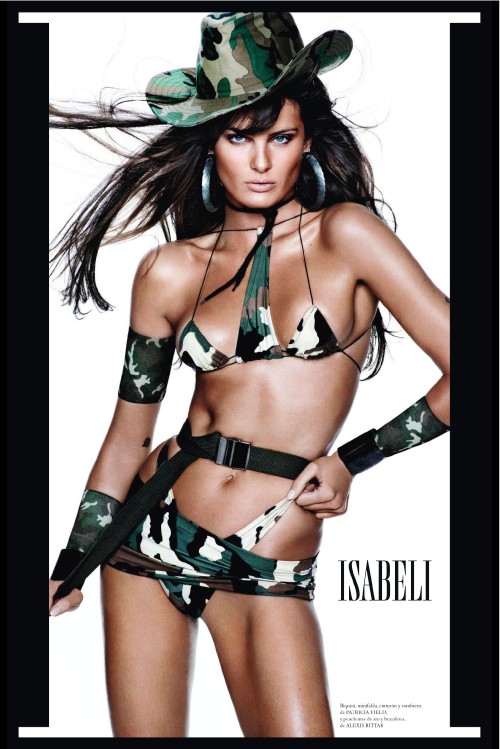 Las-Majas-Vogue-Espana-Dec.-2012-Mario-Testino-2.jpg