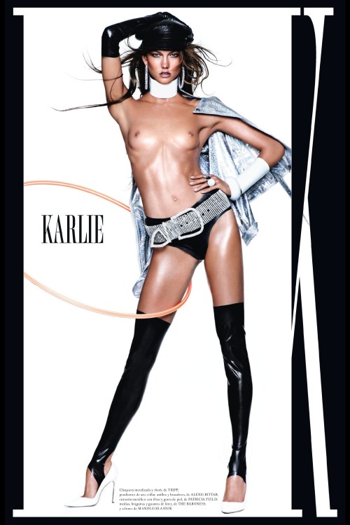 Las-Majas-Vogue-Espana-Dec.-2012-Mario-Testino-4.jpg