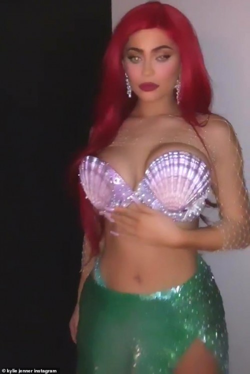 Kylie Jenner Halloween  The Little Mermaid  (2)