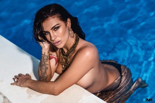 Skylar-Walling-Wet-T-Shirt-see-through-12.jpg