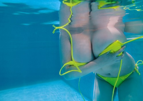 Saki-Yanase-Huge-Boobs-Bursting-Underwater-7.jpg