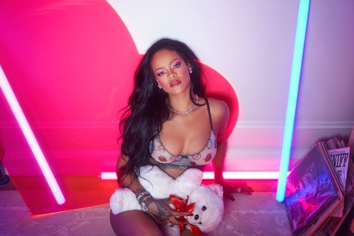 Rihanna-Savage-X-Fenty-Lingerie-2.jpg