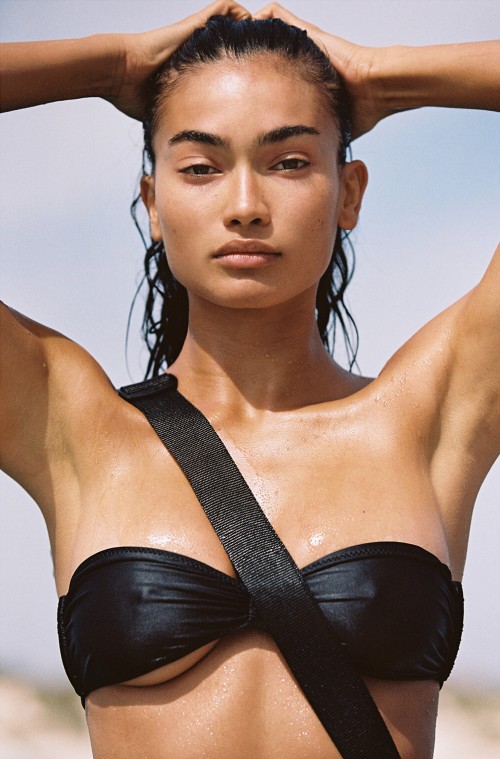 Kelly Gale Busty PhotoShoot (22)