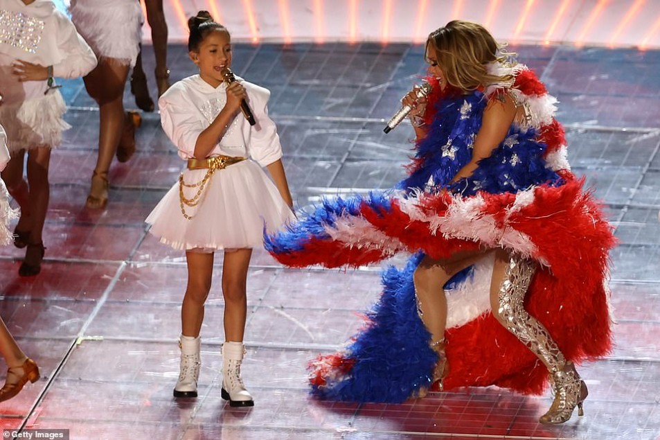 Jennifer-Lopez-Super-Bowl-Pole-Dance-6.jpg