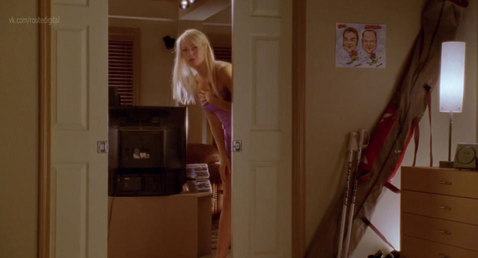 Gwyneth-Paltrow-Stripping-Scene---Shallow-Hal-2008.jpg