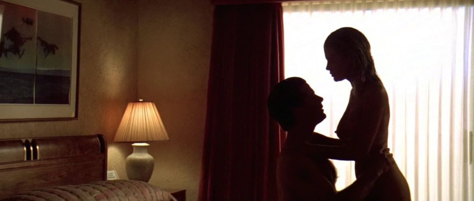 Kim Basinger Naked Screencaps from the gateway