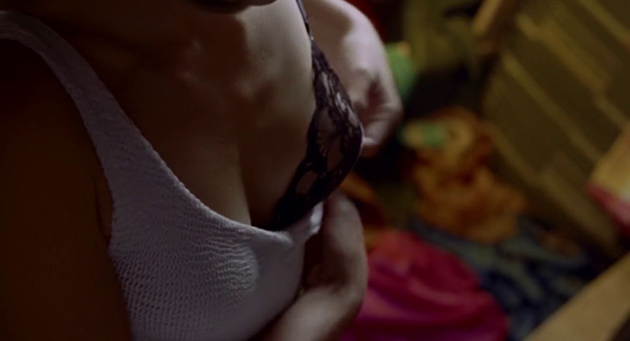 Julia roberts nipple slip