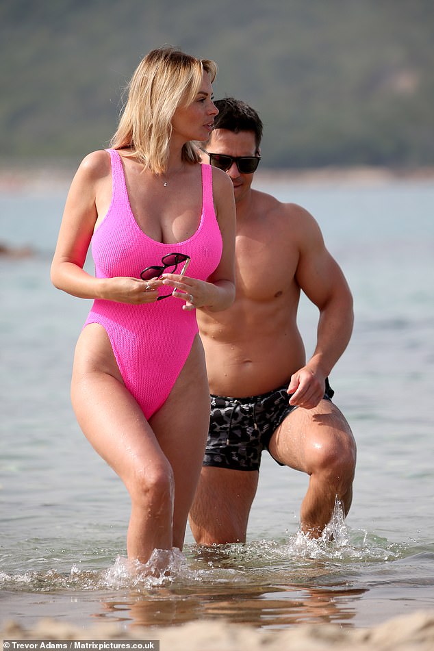 Rhian-Marie-Sugden-pokies-in-sweemsuit-13.jpg