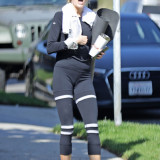 CHARLOTTE-MCKINNEY-Workout-cameltoe-in-Tights-3
