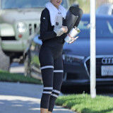CHARLOTTE-MCKINNEY-Workout-cameltoe-in-Tights-5