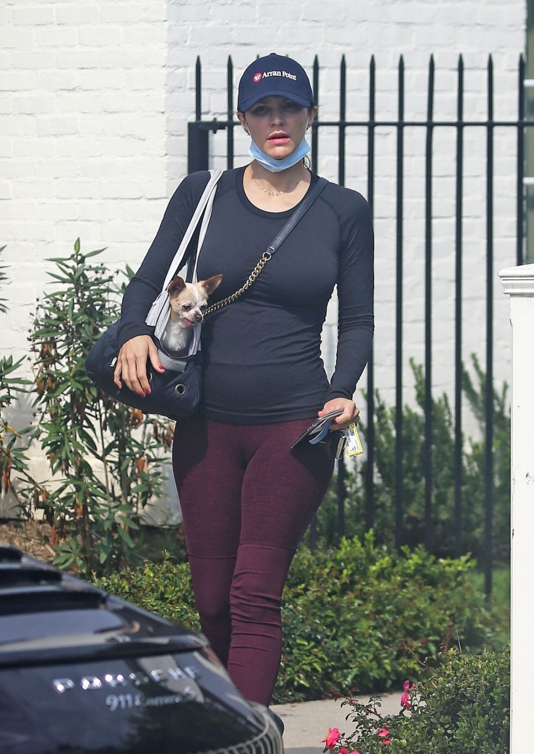 Katharine-McPhee-Cameltoe-in-Tights-6.jpg