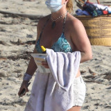 Britney-Spears-fat-in-Bikini-at-a-Beach-in-Malibu-101520-8