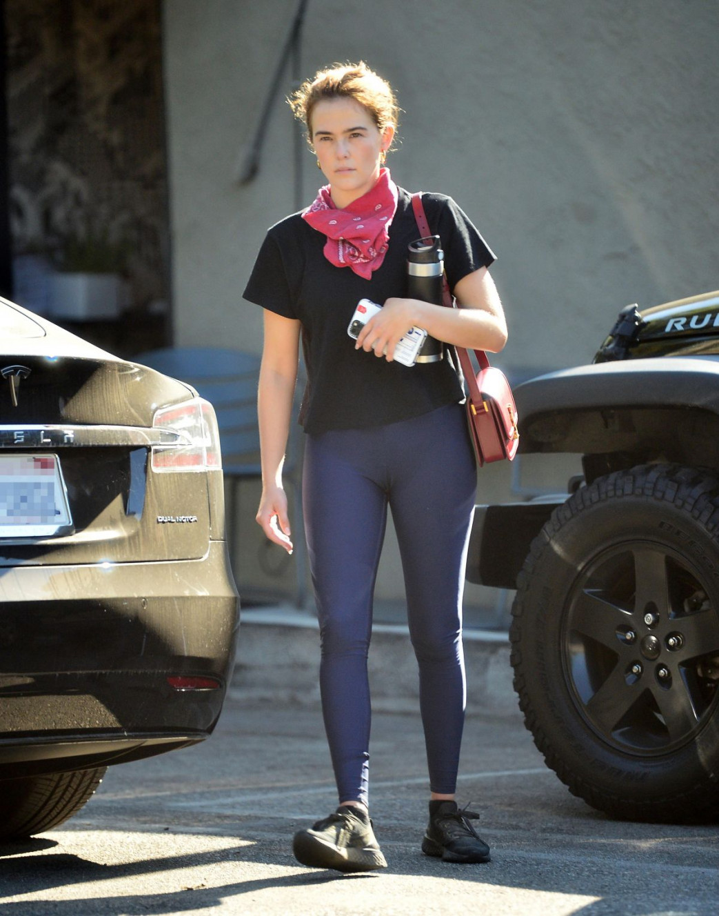 Zoey-Deutch-Cameltoe-Leaving-a-gym-in-West-Hollywood-10192020-3.jpg