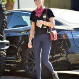Zoey-Deutch-Cameltoe-Leaving-a-gym-in-West-Hollywood-10192020-5