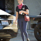 Zoey-Deutch-Cameltoe-Leaving-a-gym-in-West-Hollywood-10192020-6