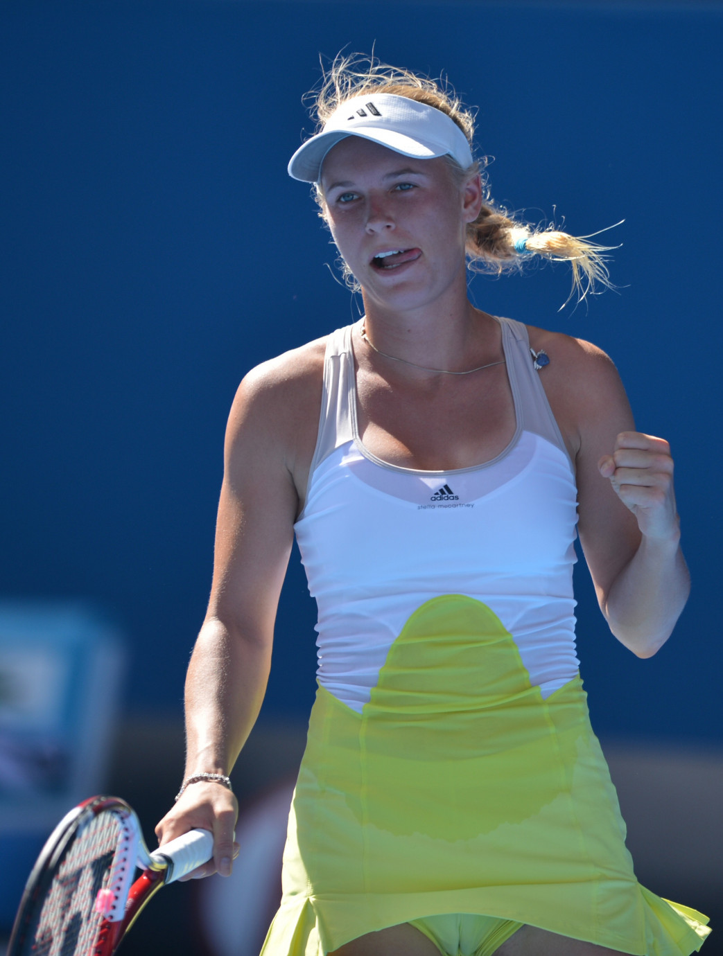 Caroline-Wozniacki-OOPS-Cameltoe-On-Tennis-Court-16.jpg