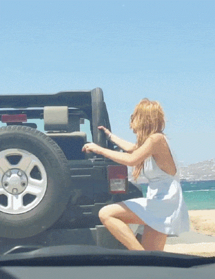 Lindsey-Lohan-Nude-and-Sexy-Gifs-12.gif
