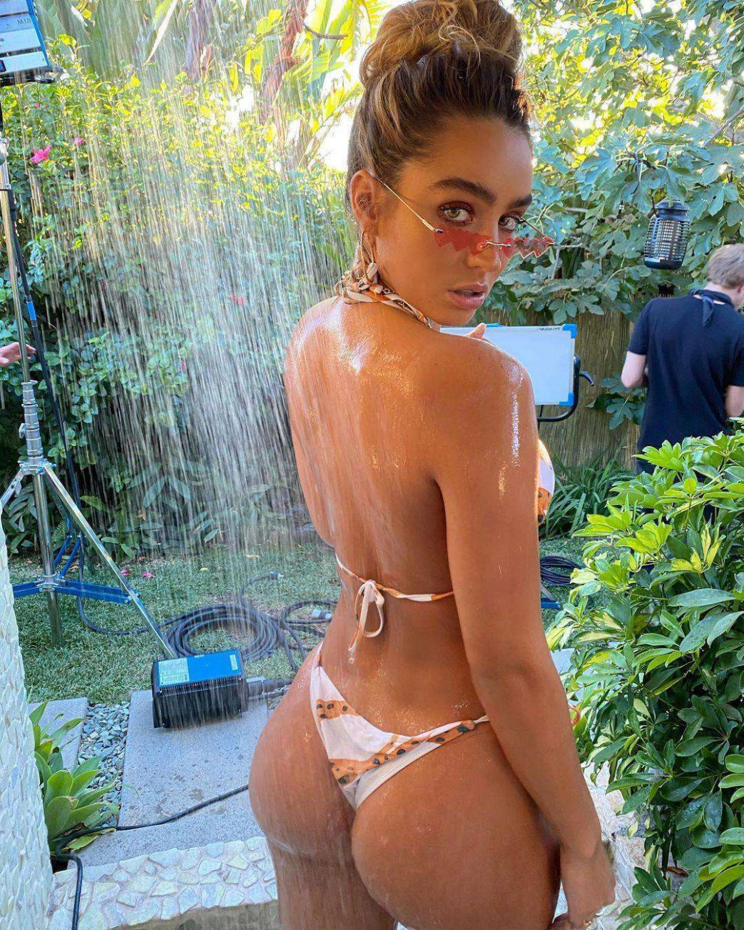 Sommer ray nud