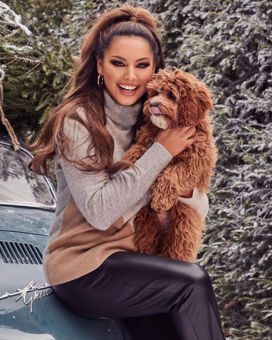 Kelly Brook Sexy Instagram Photos