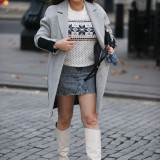 Kelly-Brook-In-Short-Denim-Skirt-Leggy-6