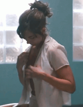 Alison-Brie-boobs-1.gif