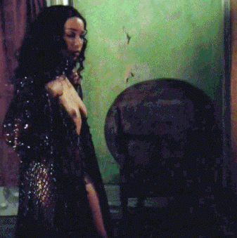 Jessica-Parker-Kennedy-tits-4a67e4c533c204421.gif