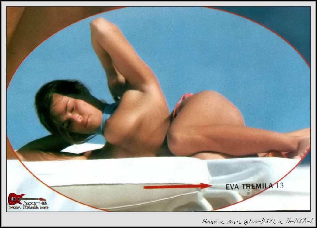 Manuela-Arcuri-nuda-14.jpg