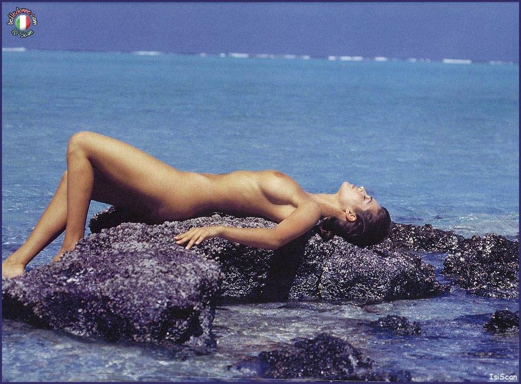 Manuela-Arcuri-nuda-32.jpg