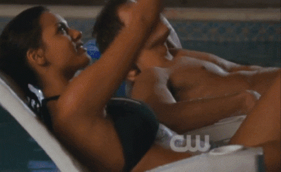 Jessica-Lucas-sexy-boobs-gif-8b04e42ebfdb71938.gif