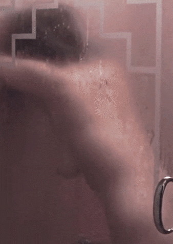 Laura-Ramsey-nude-gif-12.gif