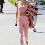 Chantel-Jeffries-cameltoe-in-pink-yoga-pants-4