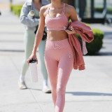Chantel-Jeffries-cameltoe-in-pink-yoga-pants-9