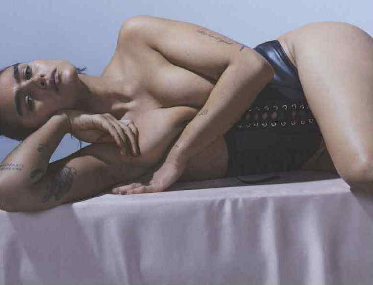 Jill-Kortleve-topless-10.jpg