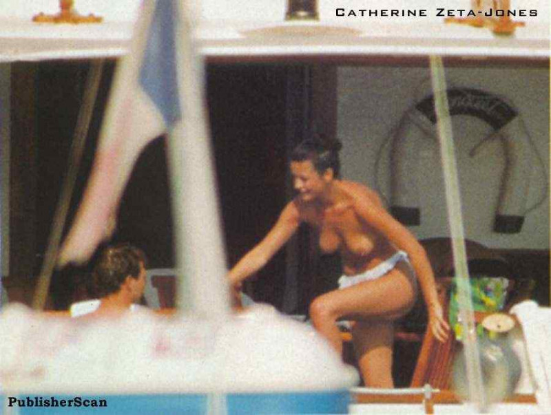 Catherine Zeta Jones Caught Topless (8)