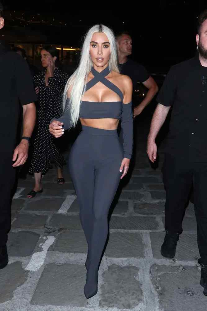 Kim-Kardashian-Cameltoe-5.jpg