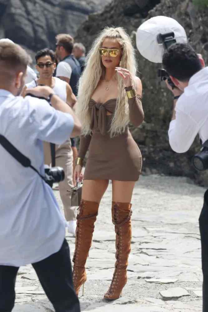 Khloe-Kardashian-Sexy-Short-Dress-2-scaled.jpg