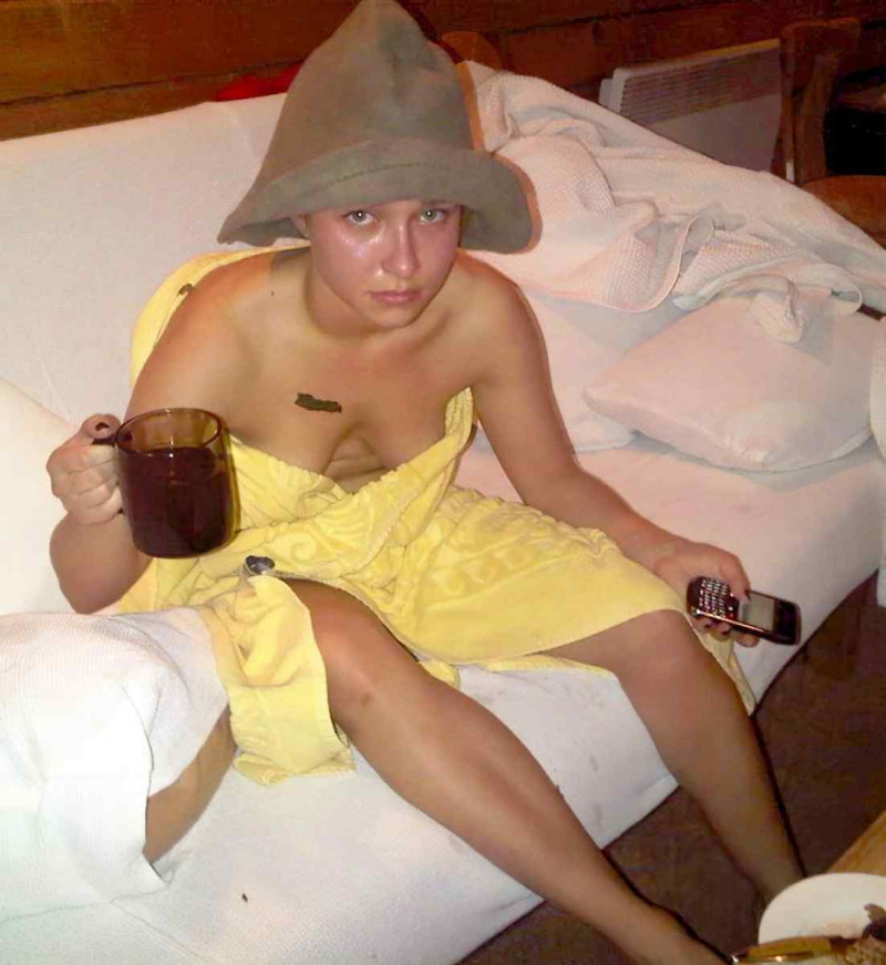 Hayden Panettiere nude (5)