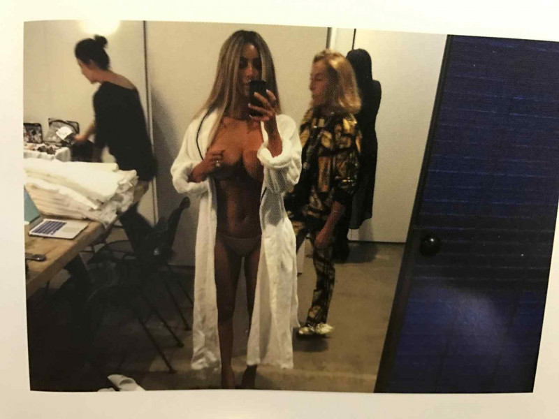 Kim-Kardashian-Pussy-8.jpg