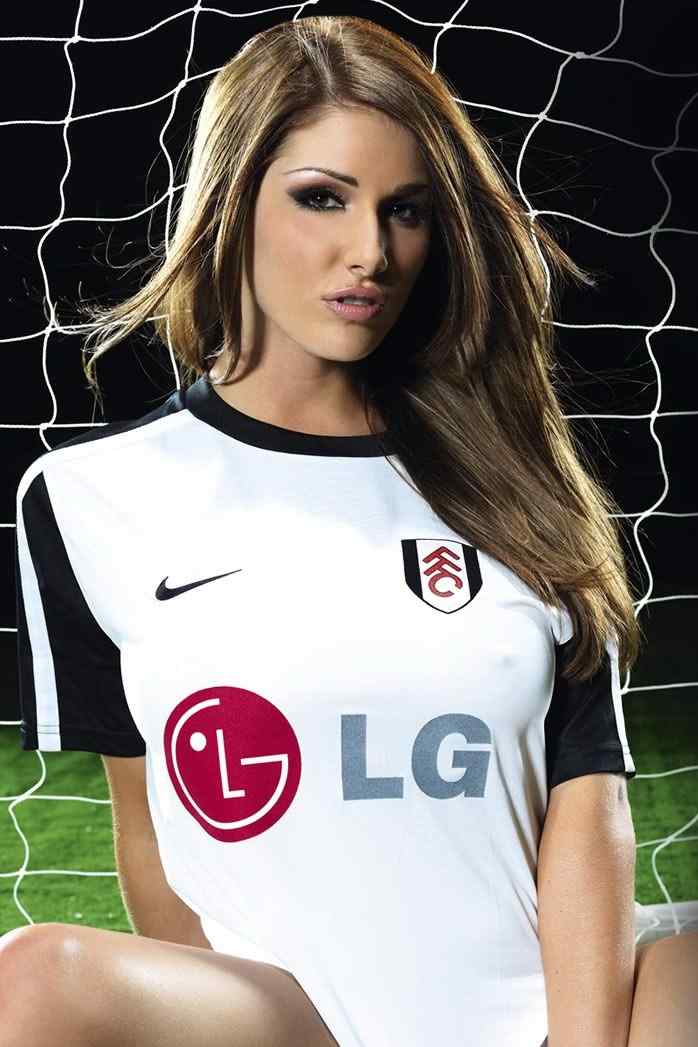 Football-Topless-Lucy-Pinder-1.jpg
