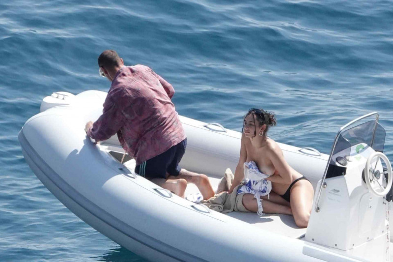 Charli-XCX-topless-on-boat-2.jpg