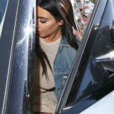 Kim-Kardashian-Upskirts-4